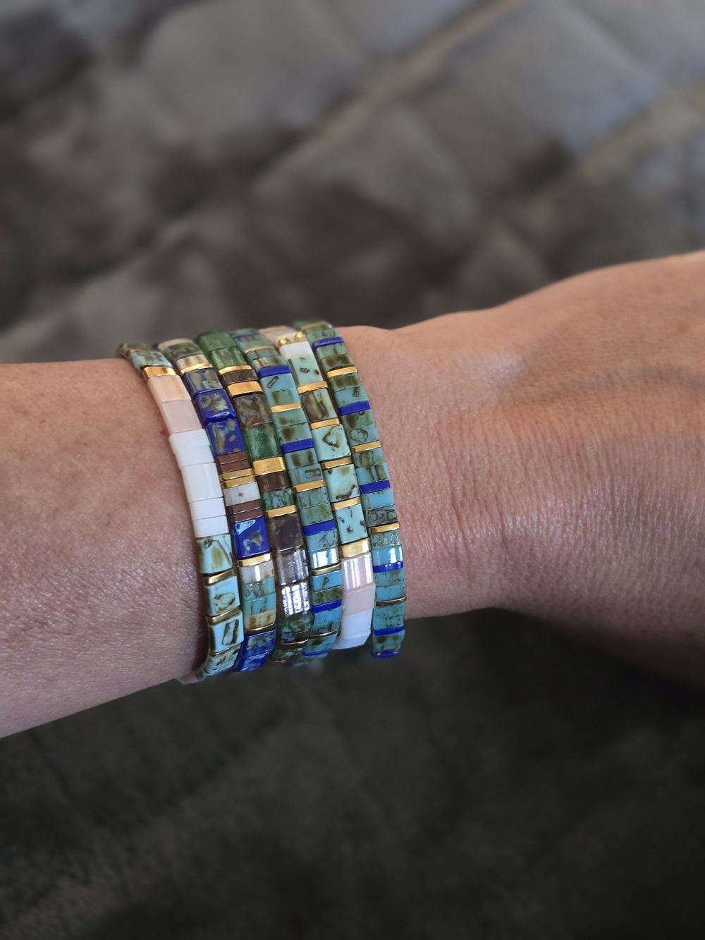 6 Turquoise Mosaic Tile Stretch Bracelet - Blue/Green